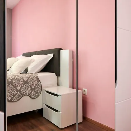 Tinel Apartman *